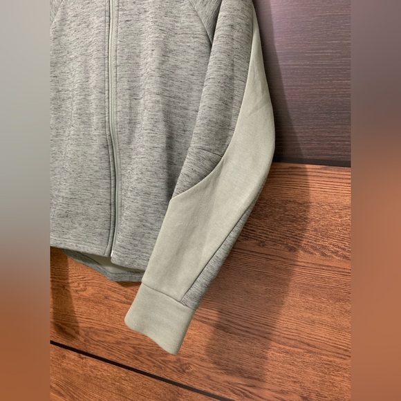 PUMA green hoodie size M - Picture 5 of 8